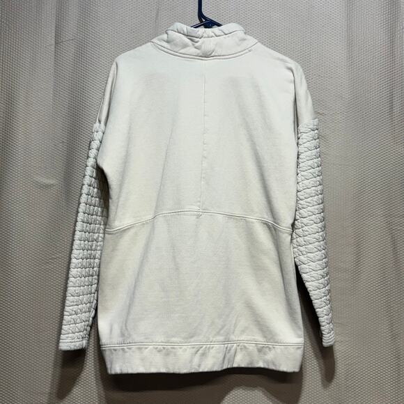 Columbia Women’s Cream Pullover Sweatshirt Medium — Cozy, Quilted-Sleeve Tunic - Picture 9 of 9